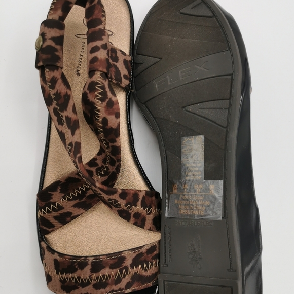 SIZE 7M Life Stride, Soft System Sandals NWOB - Picture 5 of 8
